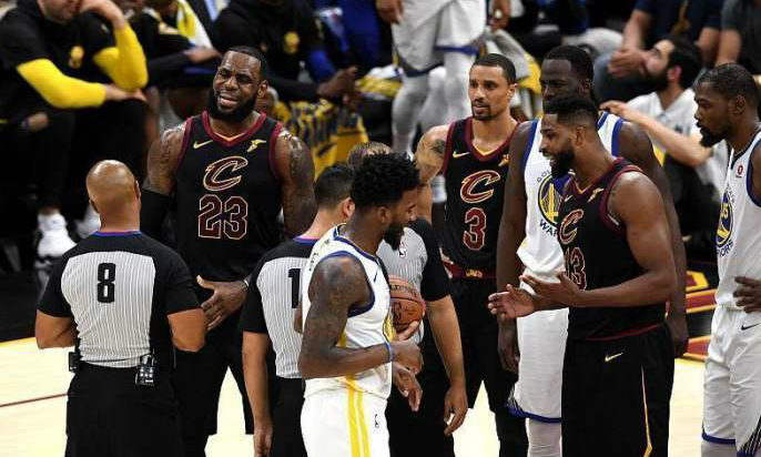 包含克里夫兰骑士集结日刷新队史纪录，志在社区盾名次提升，气氛紧张，赛程密集仍需轮换的词条