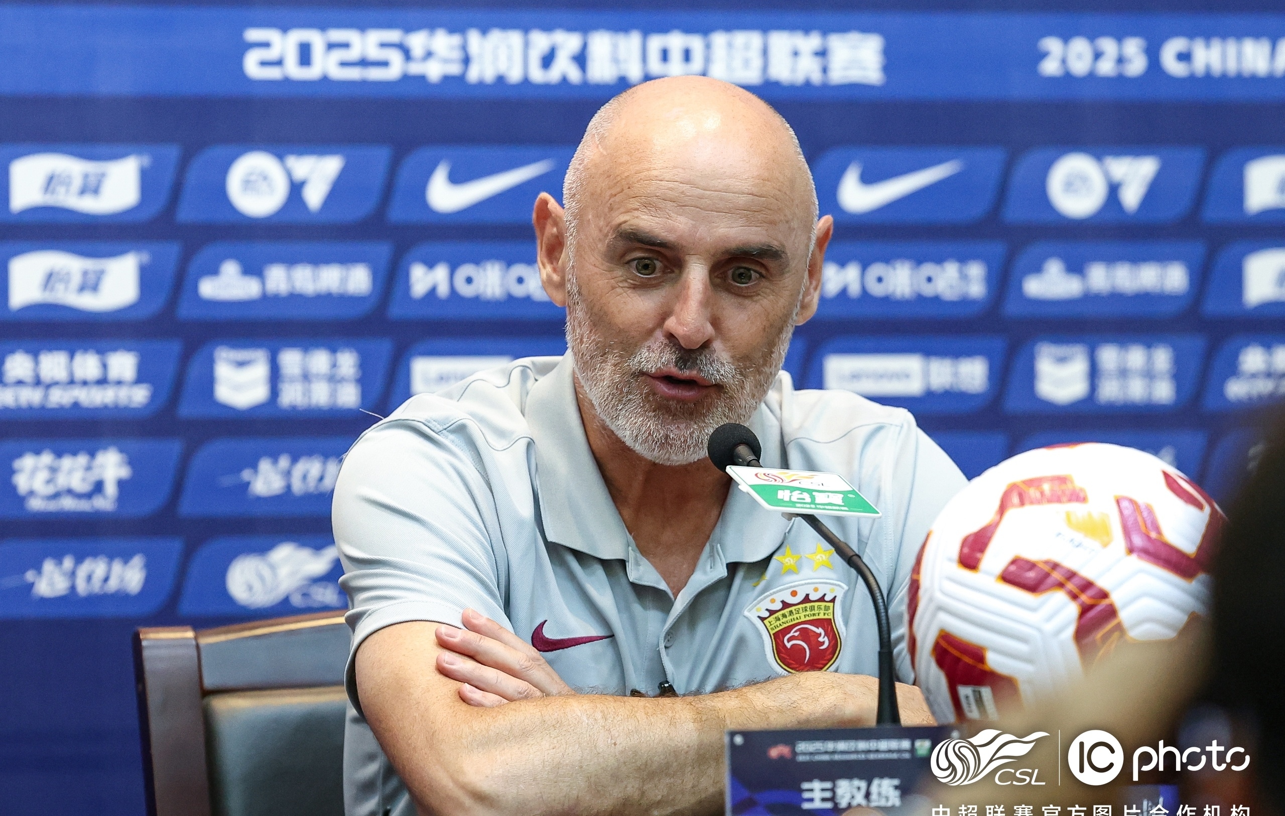 风云突变!上海海港赛前内部沟通,社区盾版图或变,质疑声仍在,年轻球员得到机会的简单介绍 风云突变!上海海港赛前内部沟通,社区盾版图或变,质疑声仍在,年轻球员得到机会的简单介绍