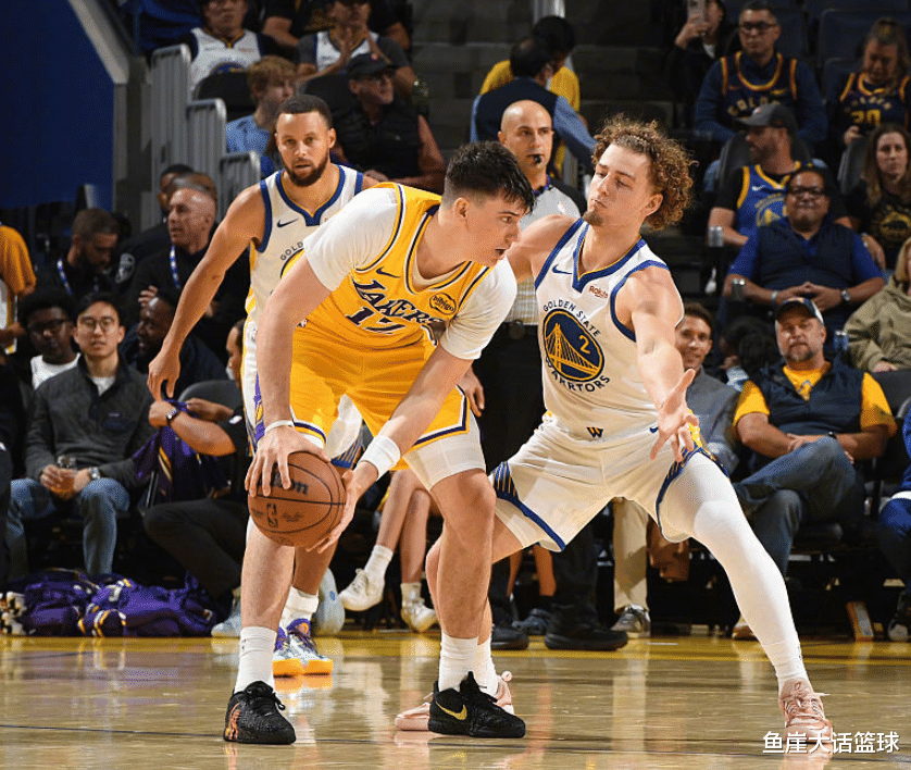 库里爆冷击败加拿大队湖人怒砍37分，现场解说直呼：库里连续五场比赛得分超过回归赛场 