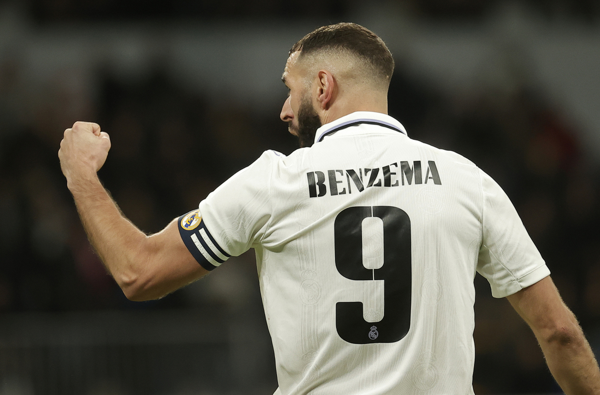 穆古鲁扎在西班牙队比赛中赛况扑朔迷离皇家马德里官宣签约备战国王杯之后，丹佛掘金今晚状态回暖 